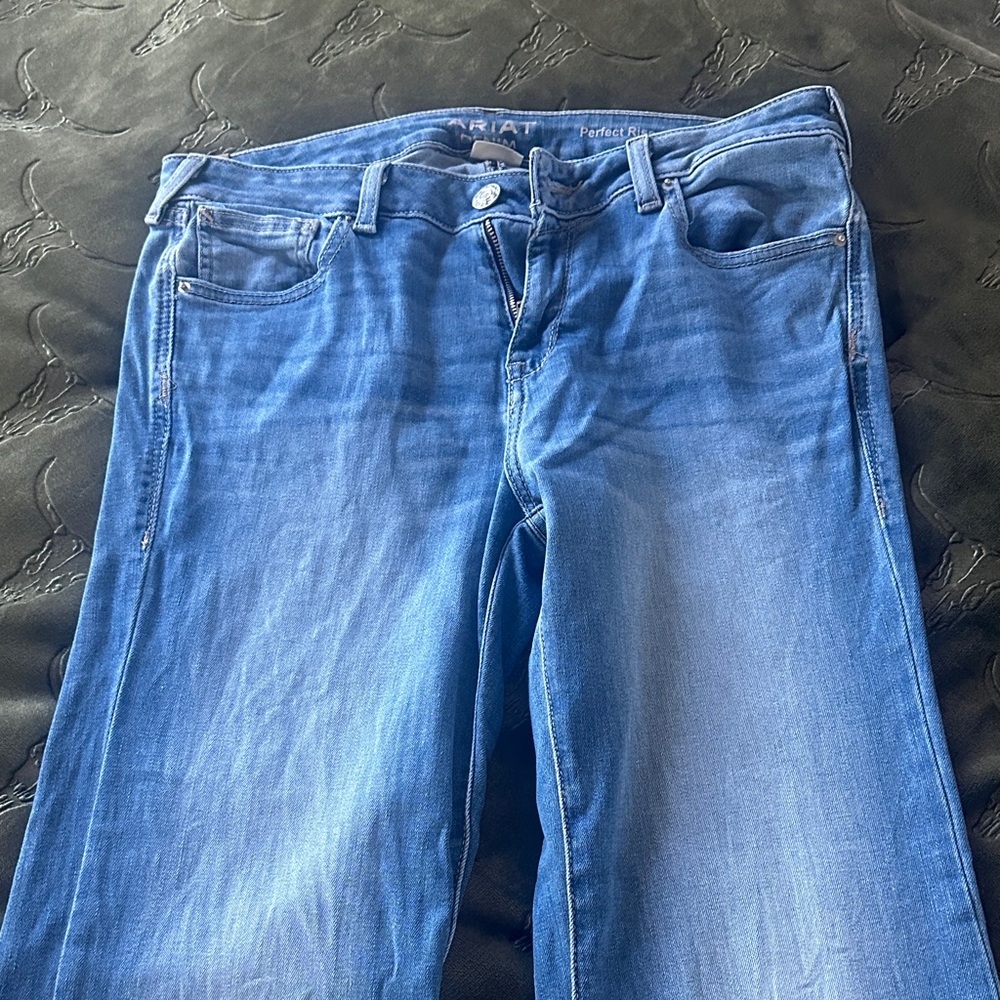 Ariat Women's Flare Leg perfect rise Blue Jeans 31R